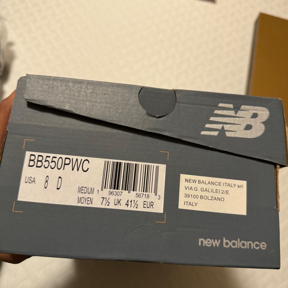 New Balance 550 unisex, SZ 8. Worn once. - Picture 2 of 4